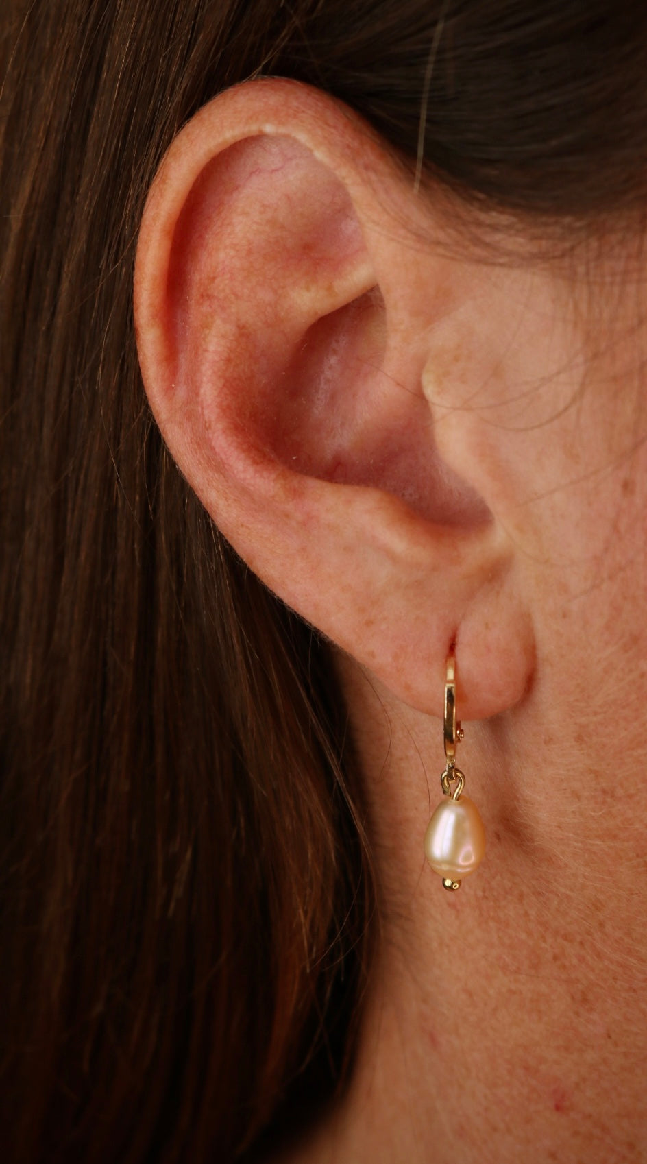 Champagne Pearl Huggie- Gold